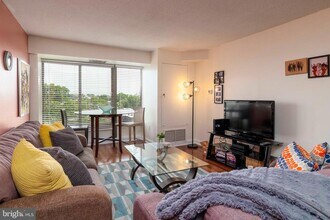 2001 Hamilton St in Philadelphia, PA - Building Photo - Building Photo