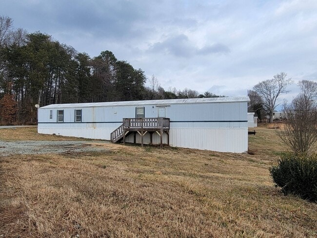 property at 910 Legacy Ln