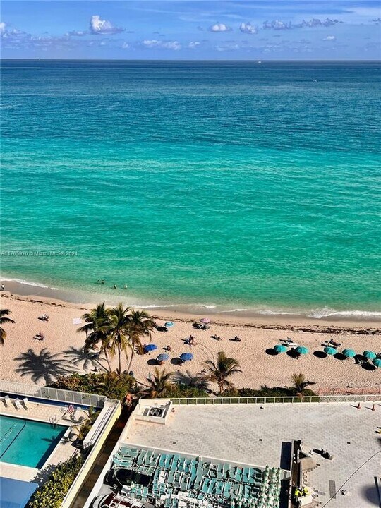 3140 S Ocean Dr in Hallandale Beach, FL - Building Photo