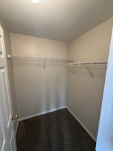 350 Wethington Dr, Unit A in Wauconda, IL - Foto de edificio - Building Photo