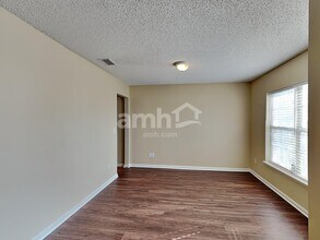 6685 Southern Oaks Dr in Jacksonville, FL - Foto de edificio - Building Photo