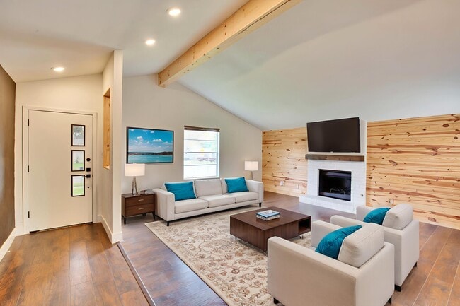 7002 Skynook Dr in Austin, TX - Building Photo - Building Photo