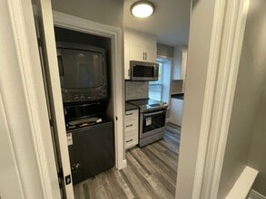 7 Harvey St in Belleville, ON - Building Photo - Building Photo