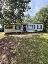 1533 Engle Dr in Macon, GA - Building Photo