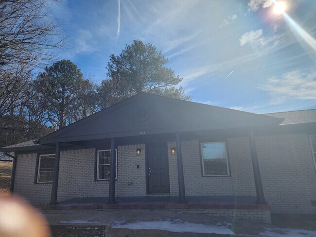 property at 935 Conley Rd SE