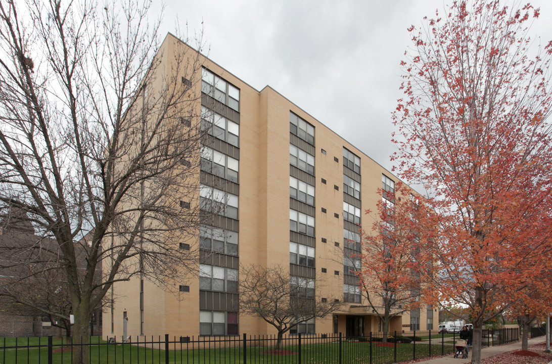 Cal-Met Village Apartments in Chicago, IL - Building Photo