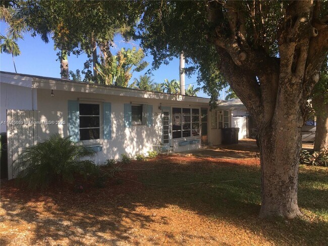 2507 Andros Ln in Fort Lauderdale, FL - Building Photo - Building Photo