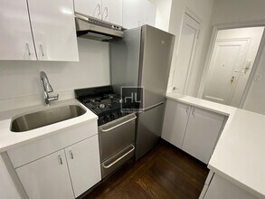 EAST 46 STREET, Unit 7H in New York, NY - Building Photo - Building Photo