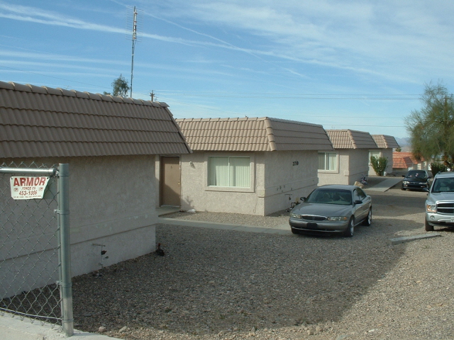 2700-2720 McCulloch Blvd in Lake Havasu City, AZ - Foto de edificio - Other