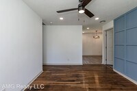 634 Woodburn Dr photo'