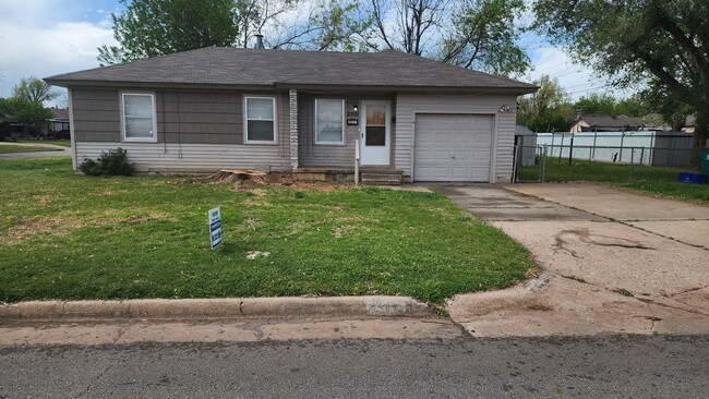 2501 SW Murray Dr in Oklahoma City, OK - Building Photo - Building Photo