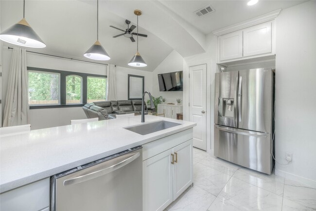 property at 193 Alibi Ln