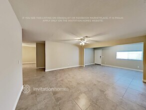 3807 N 84th Ln in Phoenix, AZ - Building Photo - Building Photo