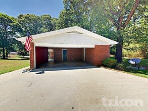 4076 Parkway Cir NW in Duluth, GA - Foto de edificio - Building Photo