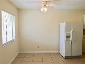 4627 Bayshore Dr-Unit -I8 in Naples, FL - Building Photo - Building Photo