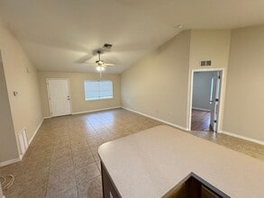 8213 Cozumel Ln in Sebring, FL - Building Photo - Building Photo