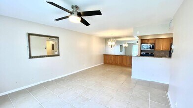 125 Shore Ct in North Palm Beach, FL - Building Photo - Building Photo