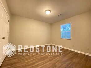 221 Quintas Ave in Burlington, NC - Building Photo - Building Photo