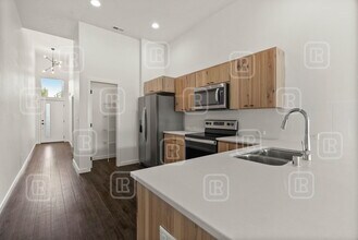 618 S Crescent Ln in Spokane Valley, WA - Building Photo - Building Photo