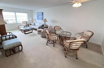 4775 Cove Cir in St. Petersburg, FL - Building Photo - Building Photo