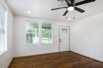 1505 7th St in League City, TX - Building Photo - Building Photo