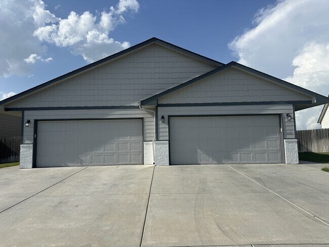 464 S Longbranch Dr in Maize, KS - Building Photo - Building Photo