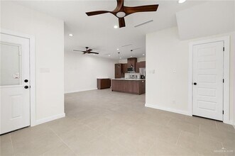 912 Bicentennial Blvd in McAllen, TX - Building Photo - Building Photo