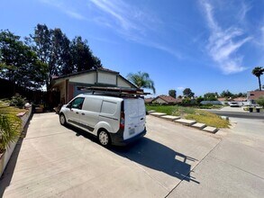 27196 Rainbow Creek Dr in Temecula, CA - Building Photo - Building Photo