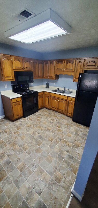 104 Lauderdale Dr in Glasgow, KY - Building Photo - Building Photo