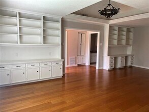 7135 Blairview Dr in Dallas, TX - Building Photo - Building Photo