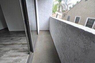 12249 Oxnard St in Los Angeles, CA - Building Photo - Building Photo