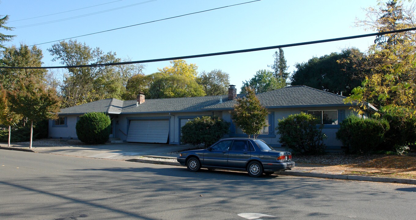 1100 Mcconnell Ave in Santa Rosa, CA - Building Photo