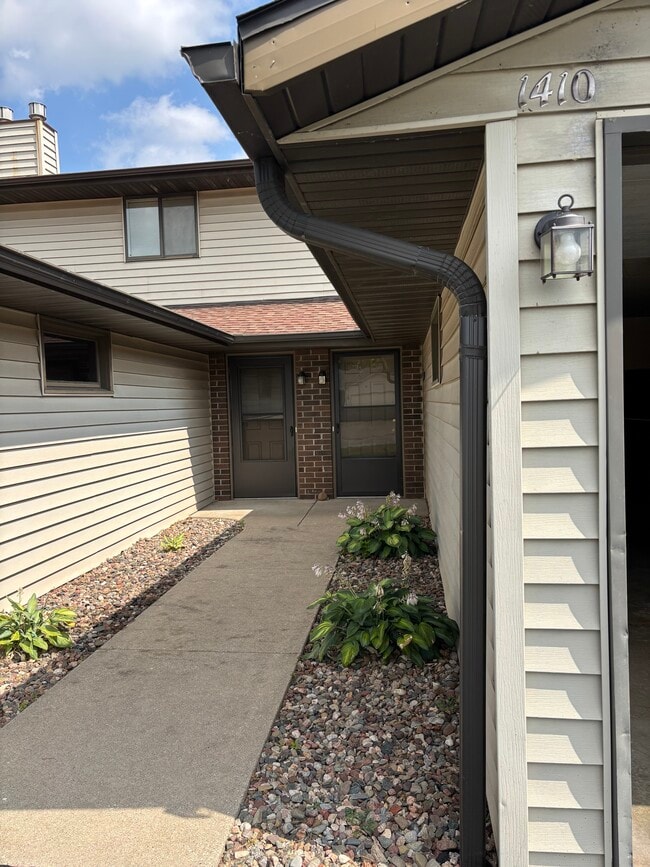 property at 1409 Ridgecrest Trl
