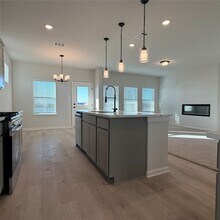 3418 Lago Norence Dr in Manvel, TX - Foto de edificio - Building Photo