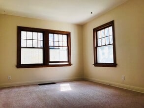2121 16th St, Unit 2121 South in Rock Island, IL - Building Photo - Building Photo