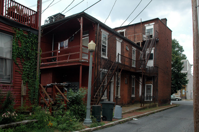 1207 N 2nd St in Harrisburg, PA - Foto de edificio - Building Photo