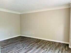 325 Barrington Grange Dr in Sharpsburg, GA - Building Photo - Building Photo