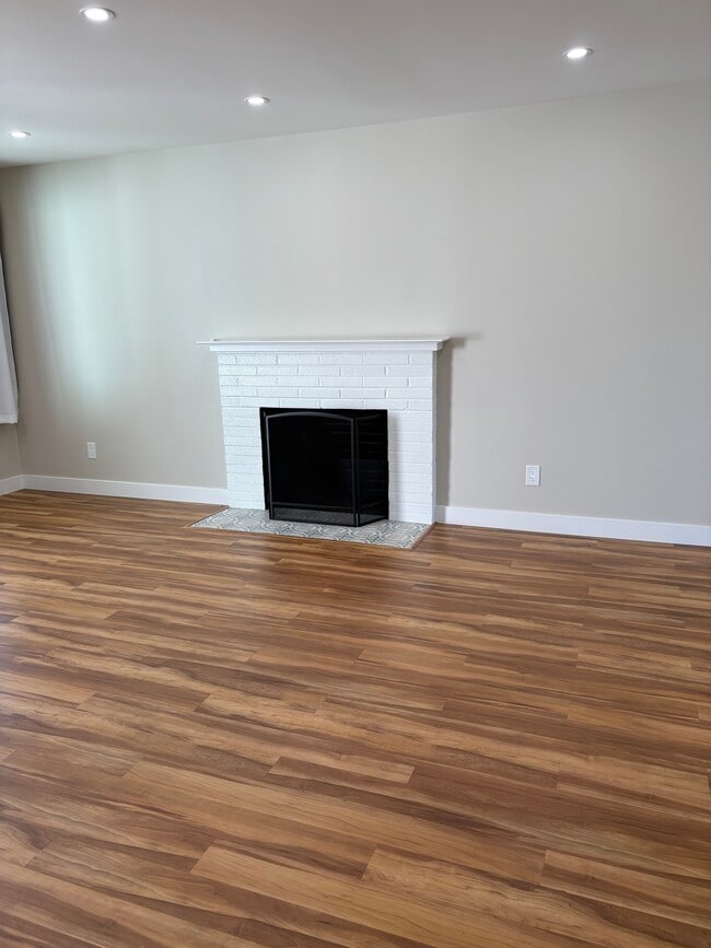 property at 2287 Poplar Ave