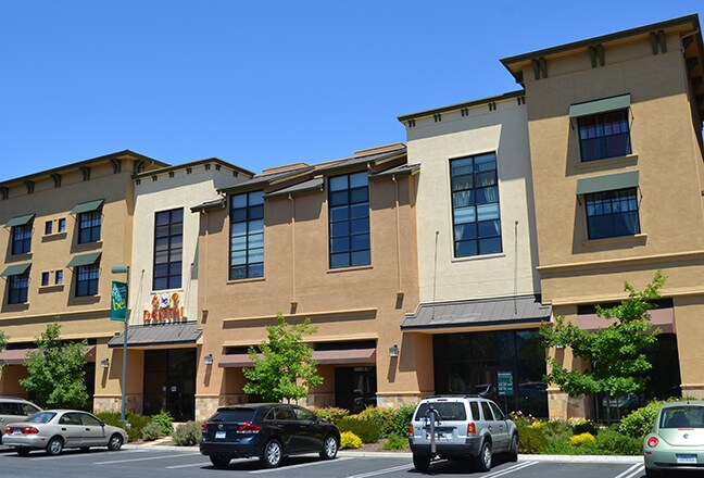 1765 E Bayshore Rd in East Palo Alto, CA - Foto de edificio - Building Photo