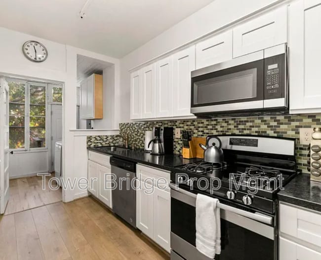 717 17th St in Sacramento, CA - Building Photo - Building Photo
