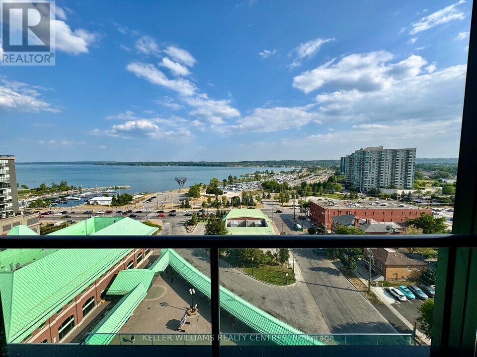 39 Mary St in Barrie, ON - Building Photo