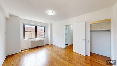 401 E 88th St in New York, NY - Building Photo - Building Photo