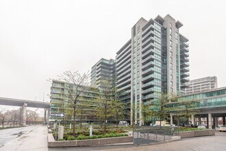 211 Fort York Blvd, Unit SI ID1345927P in Toronto, ON - Building Photo - Building Photo