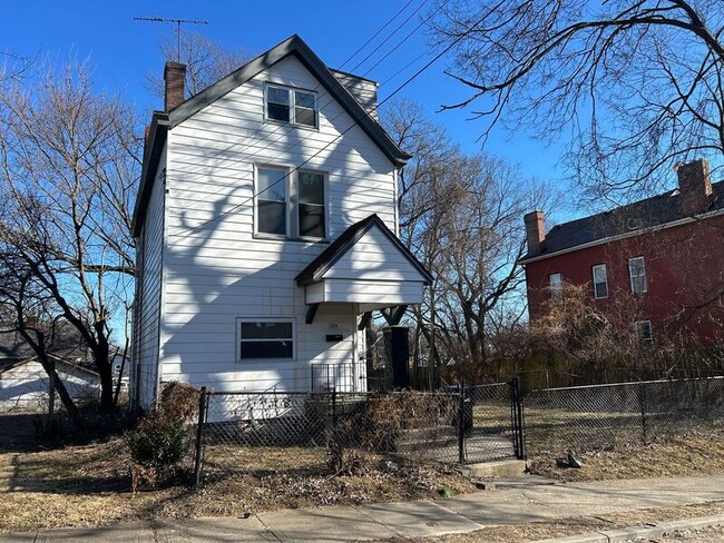 property at 1324 Beech Ave