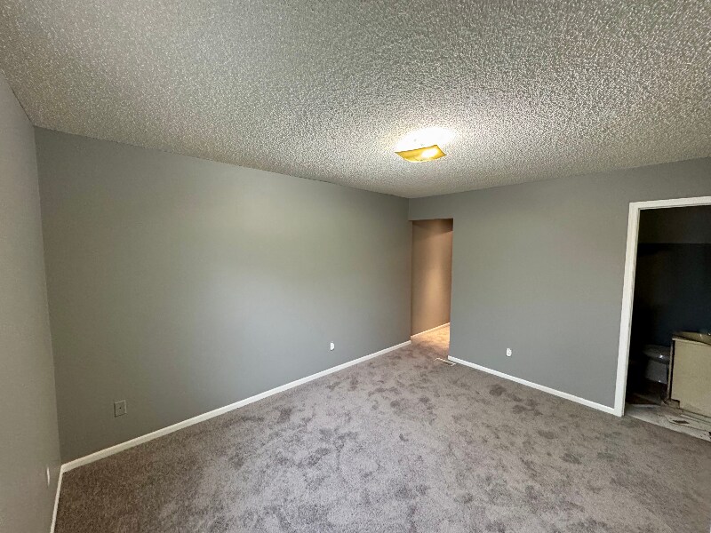 11600 E 24th St S, Unit 11600 in Independence, MO - Building Photo