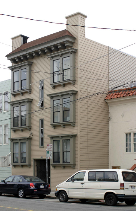 1675 Fulton St in San Francisco, CA - Building Photo