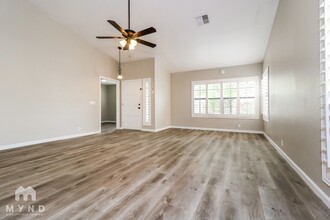 24027 N 40th Dr in Glendale, AZ - Foto de edificio - Building Photo
