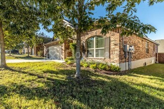 253 Primrose Way in New Braunfels, TX - Building Photo - Building Photo