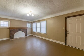 60 Waldo St in Pontiac, MI - Building Photo - Building Photo