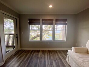 70 Helmsman Way in Hilton Head Island, SC - Building Photo - Building Photo